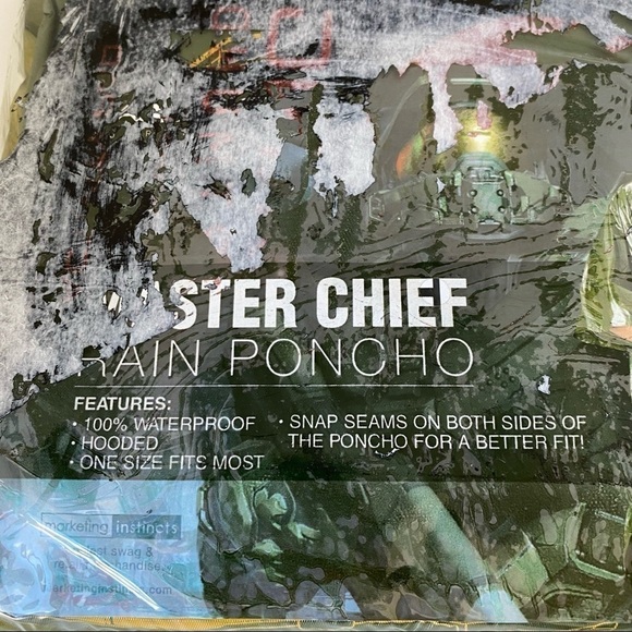 HALO 5 Guardians Master Chief Rain Poncho Marketing Instincts 2015 Rare Find New - Picture 3 of 9